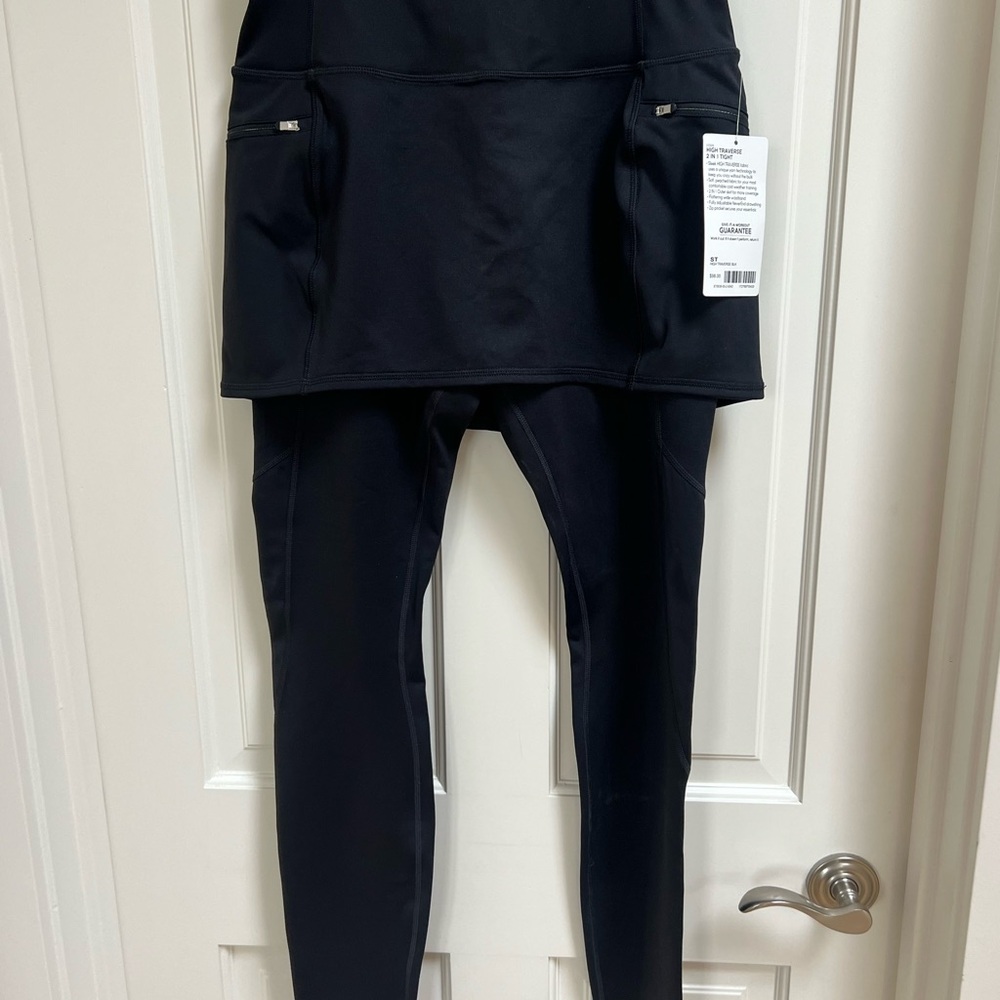 NWT Athleta High Traverse 2 in 1 Black Skirted Leggings, tall Small